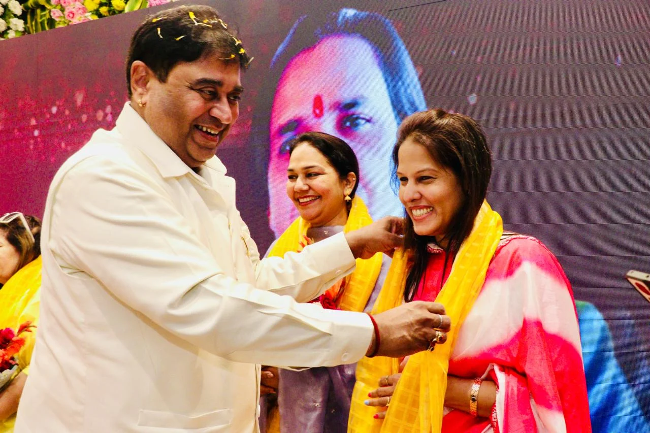 Nitta Sharma with GD Vashist